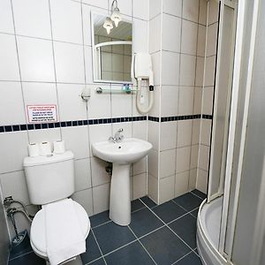Standard Zimmer mit Kingsize-Bett